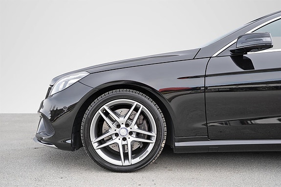 Mercedes-Benz E400 3 of 30