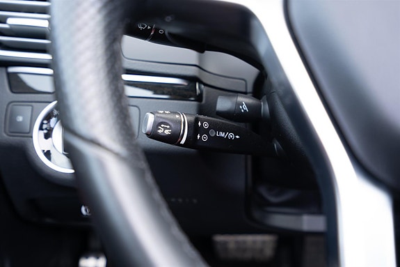 Mercedes-Benz E400 26 of 30