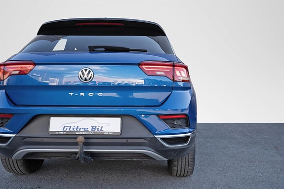 Volkswagen T-Roc 8 of 30