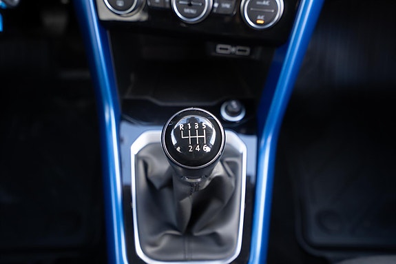 Volkswagen T-Roc 20 of 30