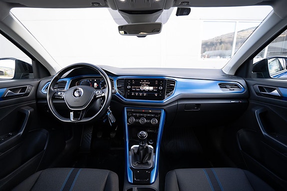 Volkswagen T-Roc 15 of 30
