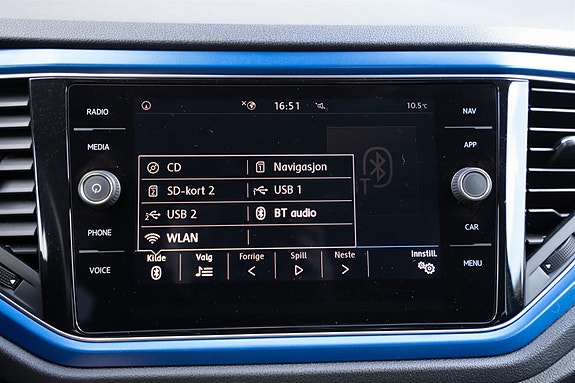 Volkswagen T-Roc 23 of 30