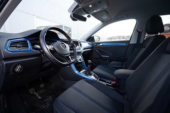 Volkswagen T-Roc 14 of 30