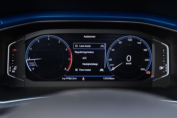 Volkswagen T-Roc 18 of 30