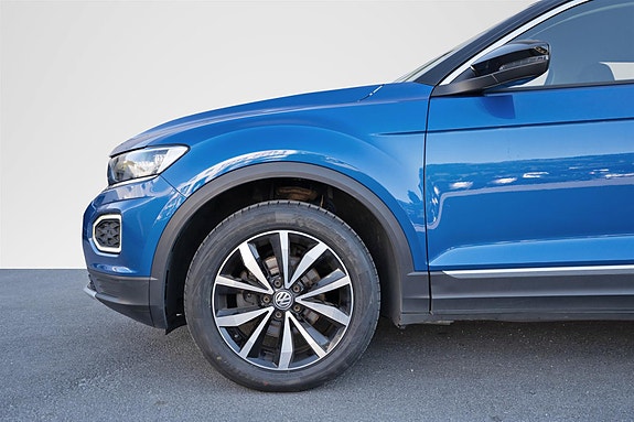 Volkswagen T-Roc 9 of 30