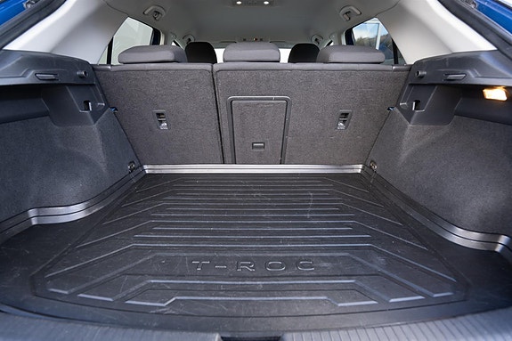 Volkswagen T-Roc 30 of 30