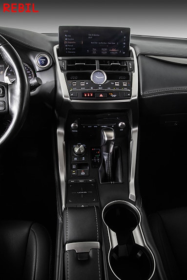 Lexus NX300h 21 of 26