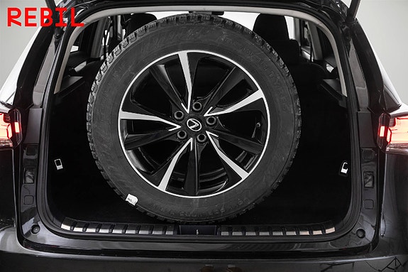 Lexus NX300h 24 of 26