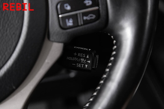 Lexus NX300h 15 of 26