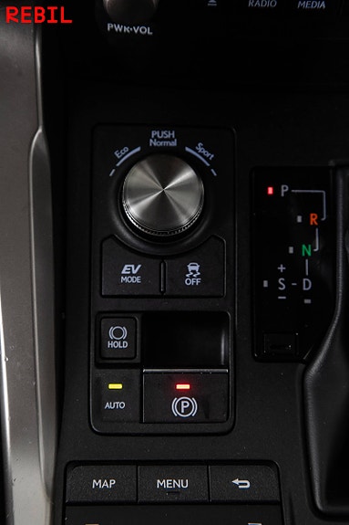 Lexus NX300h 20 of 26