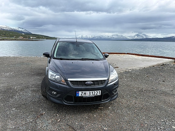 Ford Focus 2 of 3