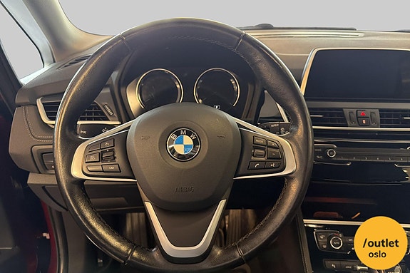 BMW 225xe 23 of 27