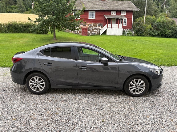 Mazda 3 2 of 29