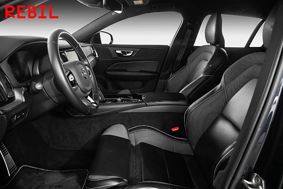 Volvo V60 8 of 28