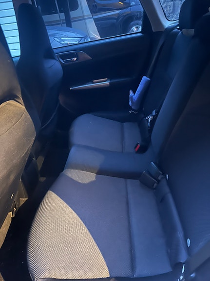 Subaru Impreza 7 of 9