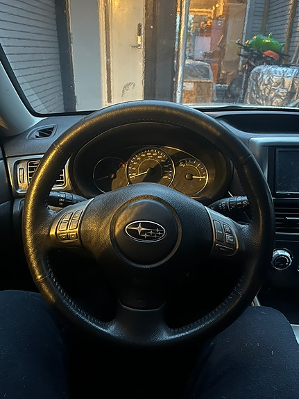Subaru Impreza 5 of 9