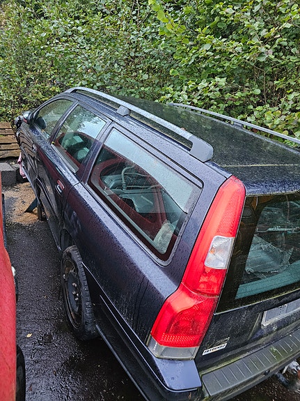 Volvo V70 7 of 8