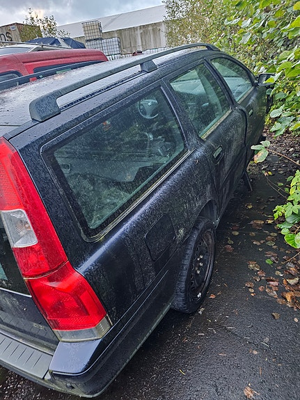 Volvo V70 6 of 8