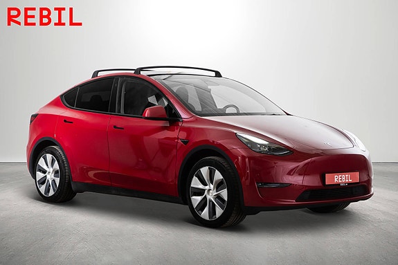Tesla Model Y 4 of 26
