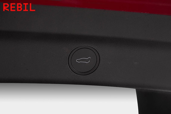 Tesla Model Y 25 of 26