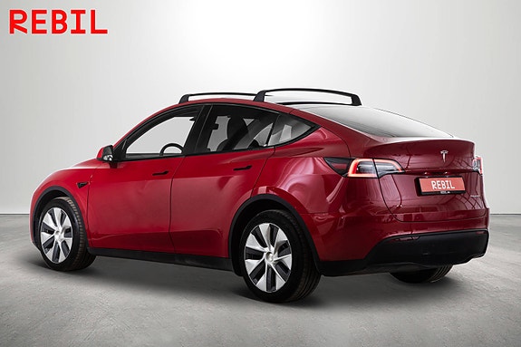 Tesla Model Y 5 of 26