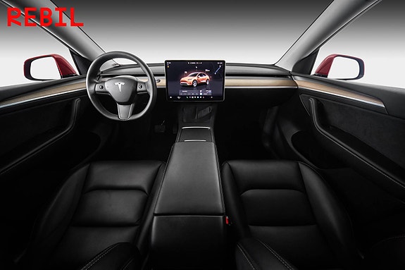 Tesla Model Y 11 of 26