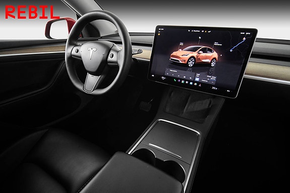 Tesla Model Y 14 of 26