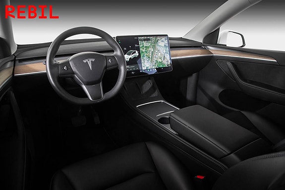 Tesla Model Y 9 of 27