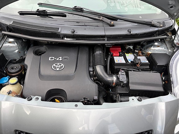 Toyota Yaris 10 of 10