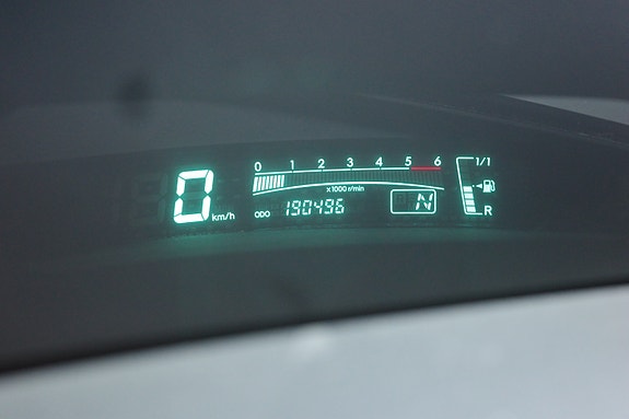 Toyota Yaris 8 of 10