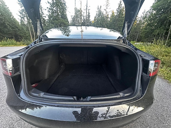 Tesla Model 3 12 of 21