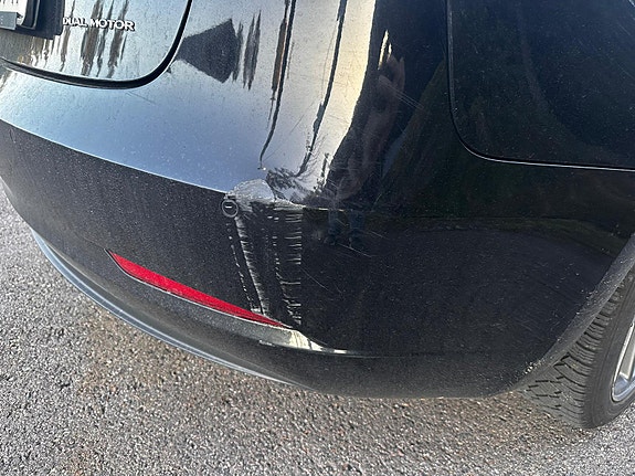 Tesla Model 3 7 of 21