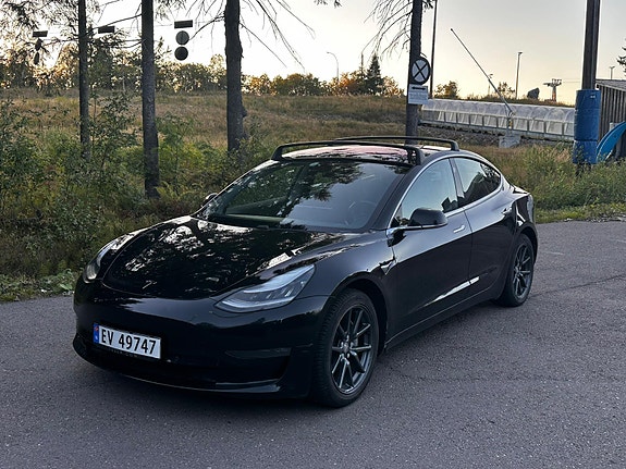 Tesla Model 3 4 of 21