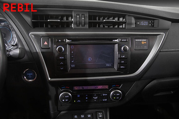 Toyota Auris 17 of 23