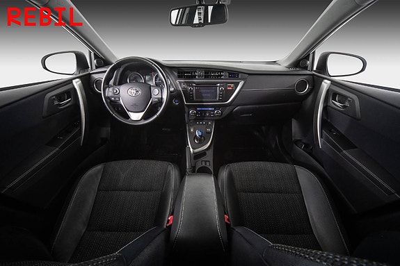 Toyota Auris 11 of 23