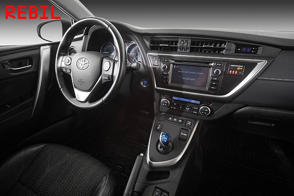 Toyota Auris 14 of 23
