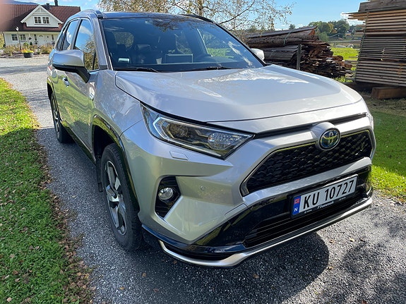 Toyota RAV4 4 of 10