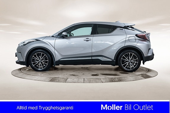 Toyota C-HR 2 of 21