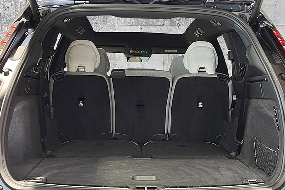 Volvo EX90 10 of 30
