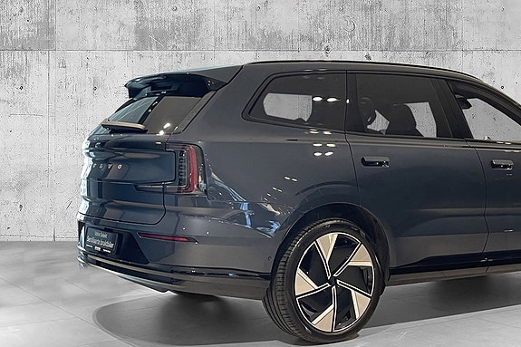 Volvo EX90 6 of 30