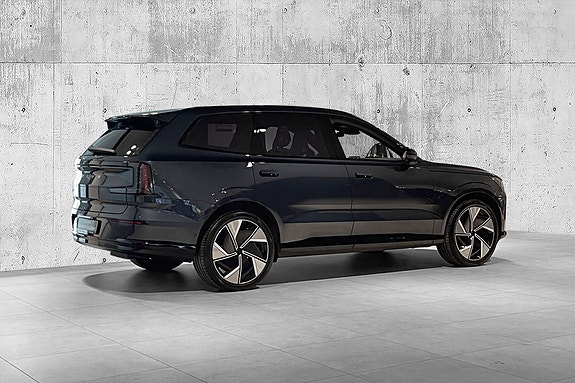 Volvo EX90 5 of 30