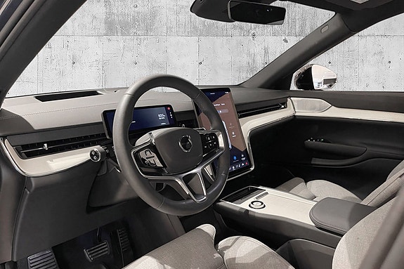 Volvo EX90 19 of 30
