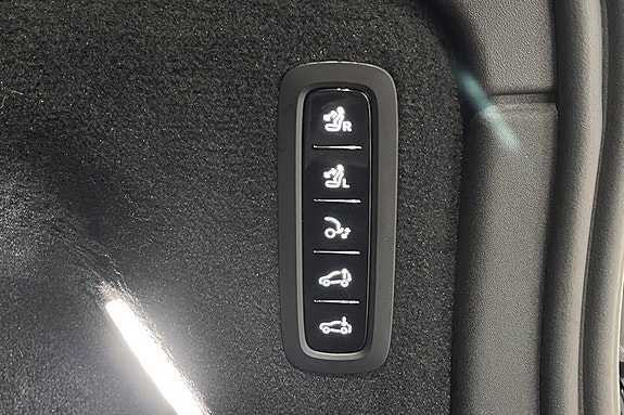 Volvo EX90 12 of 30