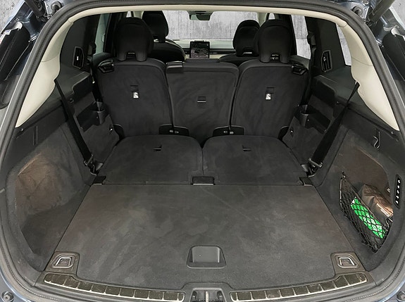 Volvo EX90 12 of 18