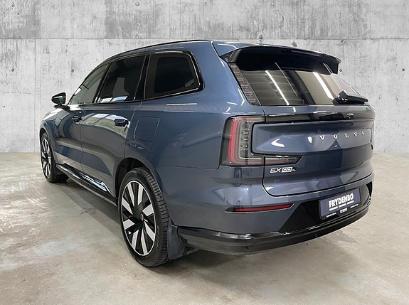 Volvo EX90 4 of 18