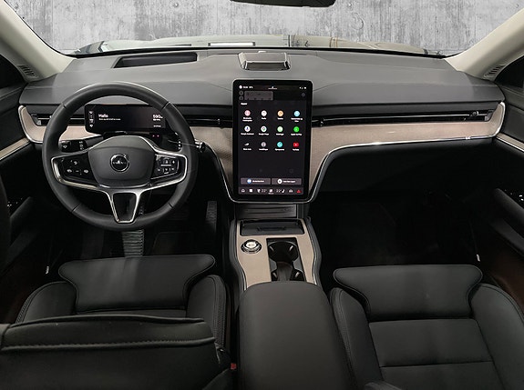 Volvo EX90 7 of 18