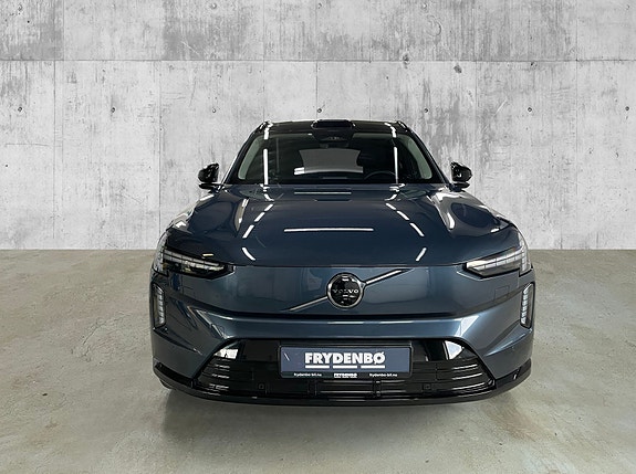 Volvo EX90 2 of 18