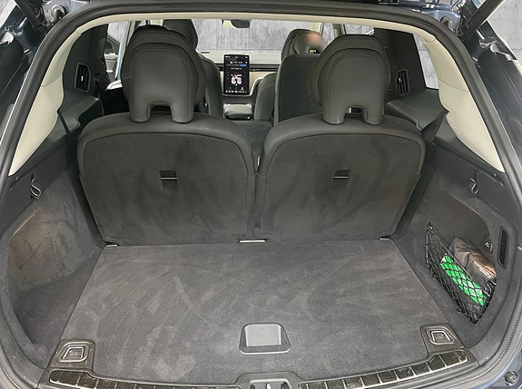 Volvo EX90 13 of 18