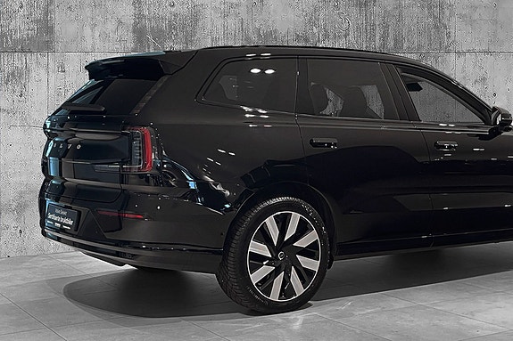 Volvo EX90 6 of 30