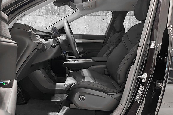 Volvo EX90 17 of 30